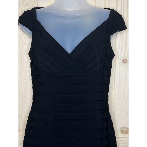 ADRIANNA PAPELL BLACK CAP SLEEVE STRETCHY KNEE LENGTH BANDAGE SHEATH DRESS 8 - Picture 2 of 12